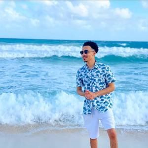 Meet your Posher, Micah